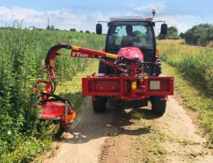 noticias maquinaria segadora frontal Dücker UNA 200 con tractor Yanmar de 47HP