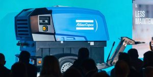 noticias maquinaria Atlas Copco presenta su primer compresor portátil accionado por batería