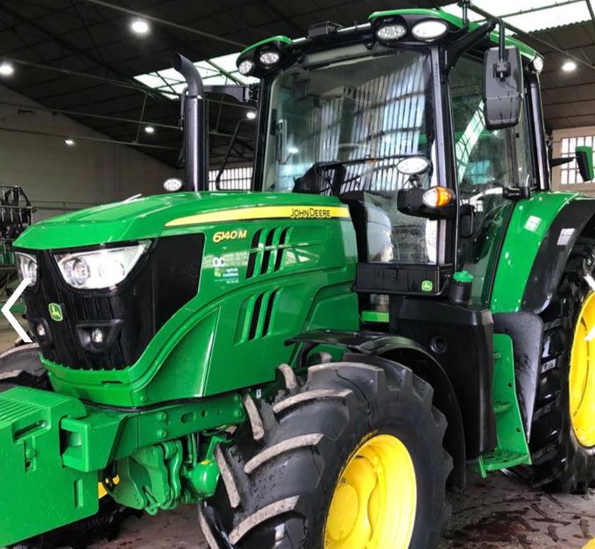 noticias maquinaria Comercial Agrícola Castellana entrega un tractor John Deere 6140M