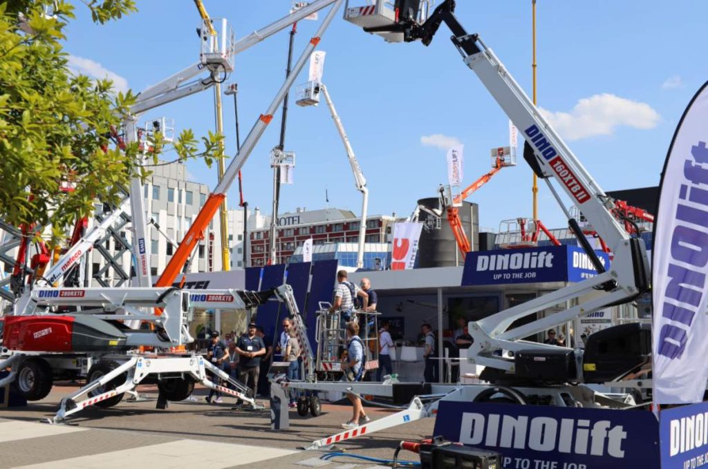 noticias maquinaria Dinolift electrifica con sus plataformas APEX 2023