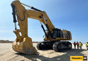 noticias maquinaria Finanzauto entrega una excavadora hidráulica Cat 6015