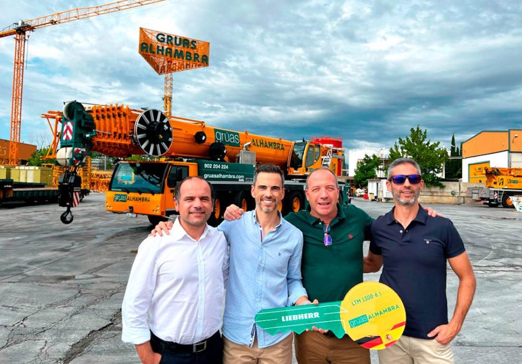 noticias maquinaria Grúas Alhambra grua Liebherr LTM 1300-6.3 en la Península