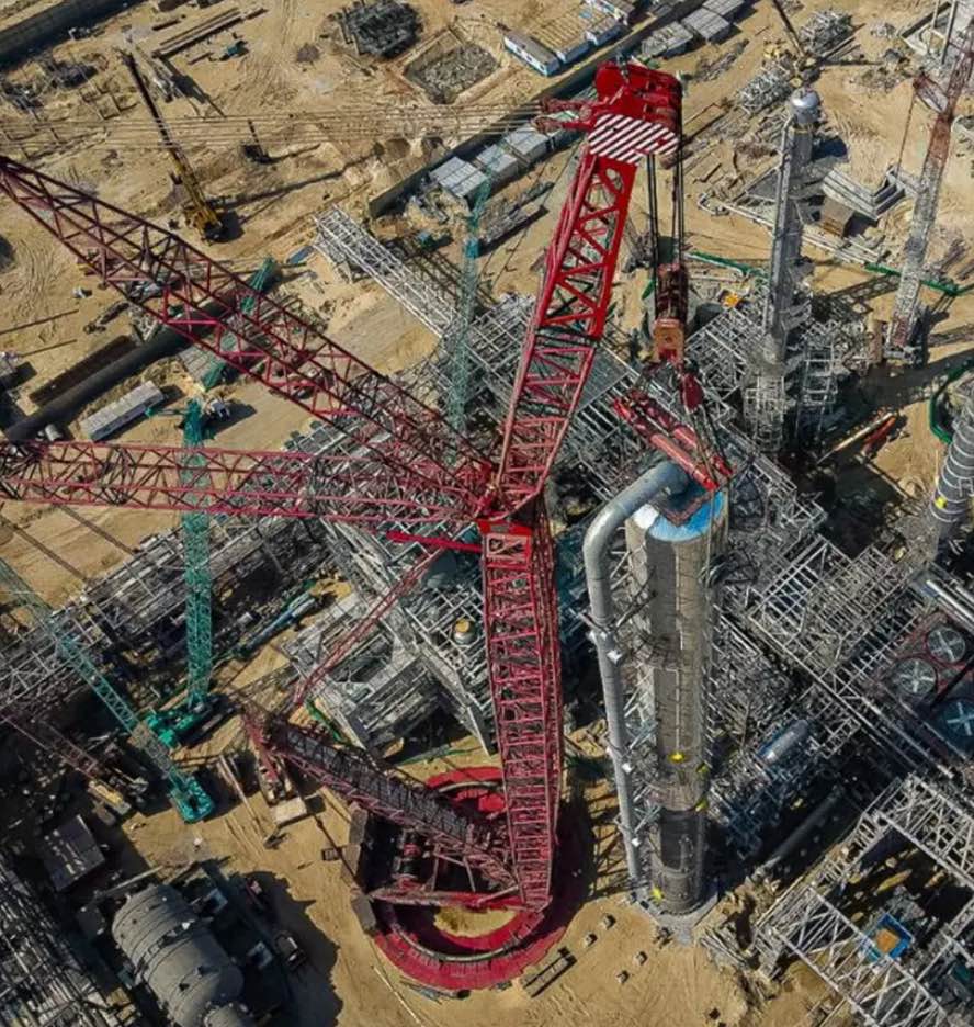 noticias maquinaria Mammoet despliega tres de las grúas pesadas más grandes del mundo