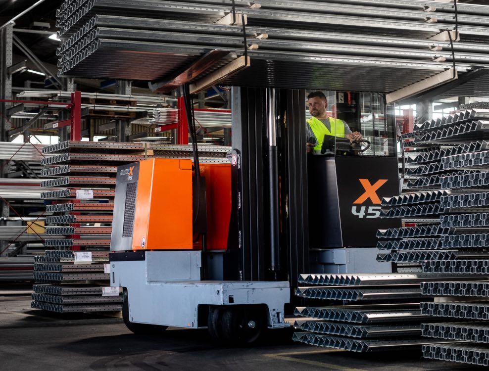 noticias maquinaria Nueva carretilla multidireccional eléctrica HUBTEX MaxX