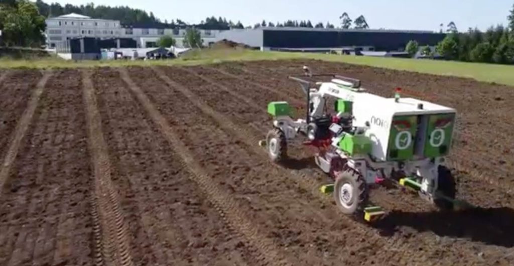 noticias maquinaria campo de pruebas ag Group robots agrícolas Naïo Technologies