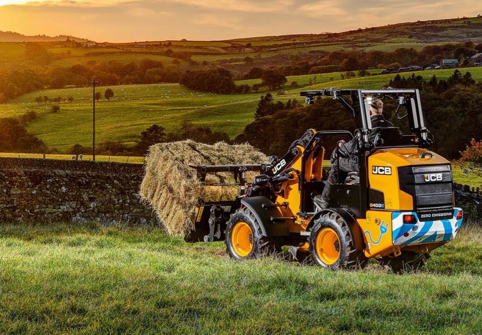 noticias maquinaria cargadora eléctrica compacta JCB 403E cero emisiones