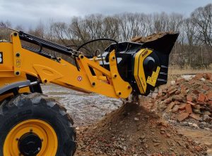 noticias maquinaria cuchara trituradora equipos MB Crusher para una obra sostenible