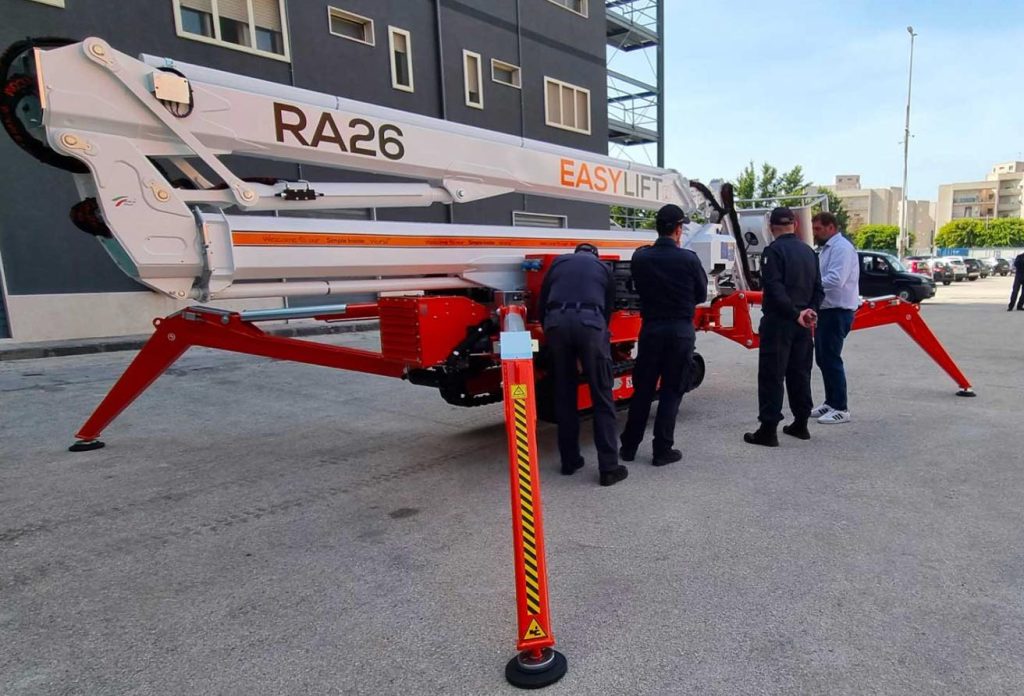 noticias maquinaria plataforma Easy Lift RA26