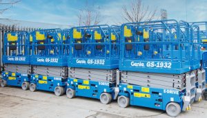 noticias maquinaria Genie entrega 100 plataformas de tijera GS™-1932 E-Drive a HSS Hire