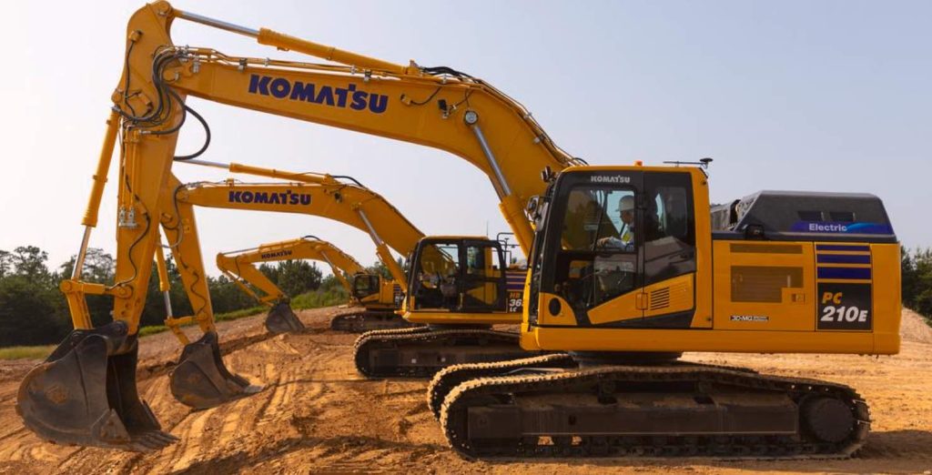 noticias maquinaria Komatsu presenta la PC210E a clientes en el evento Demo Days