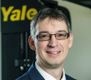 noticias maquinaria Yale Lift Truck Technologies Ron Farr como director de ventas de almacén - EMEA,