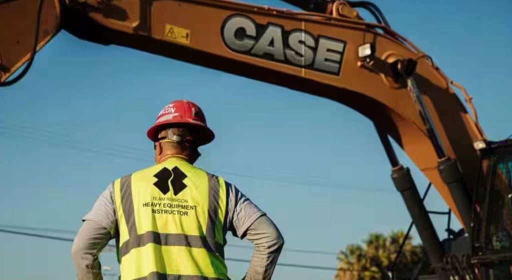 noticias maquinaria CASE y Team Rubicon elevan su asociación