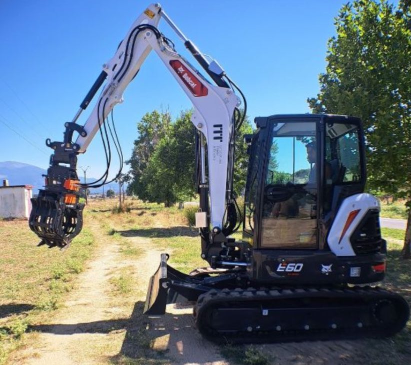 noticias maquinaria ITT Bobcat Of miniexcavadora Bobcat E60 con pinza Cangini