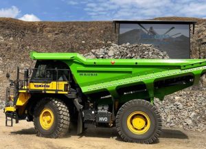 noticias maquinaria Komatsu presenta el volquete HD605-8 en Steinexpo 2023