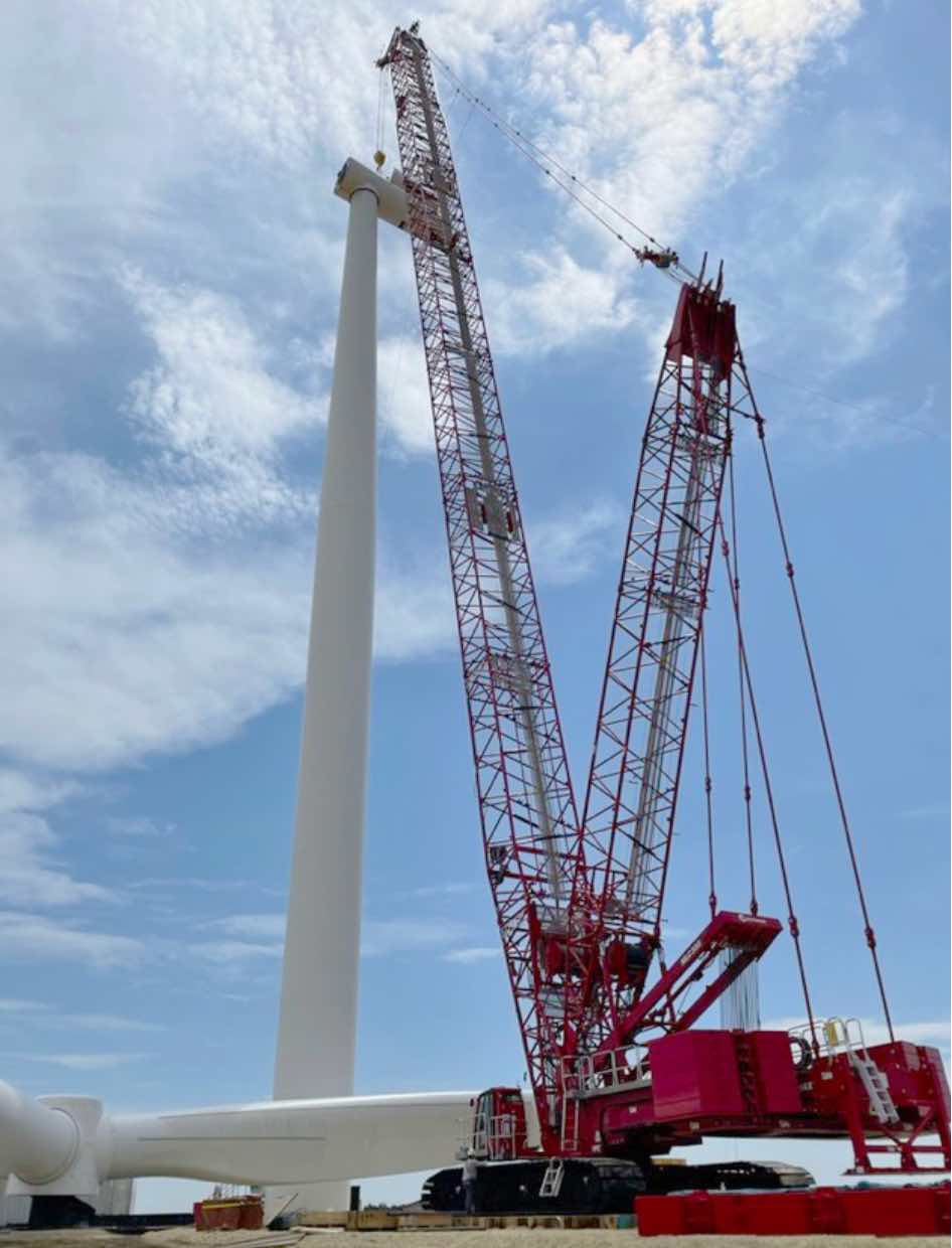 noticias maquinaria Una grúa sobre orugas Manitowoc MLC300 con VPC-MAX® y Wide Boom Plus