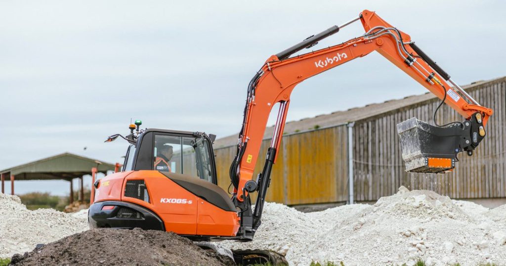 noticias maquinaria excavadora Kubota KX085-5