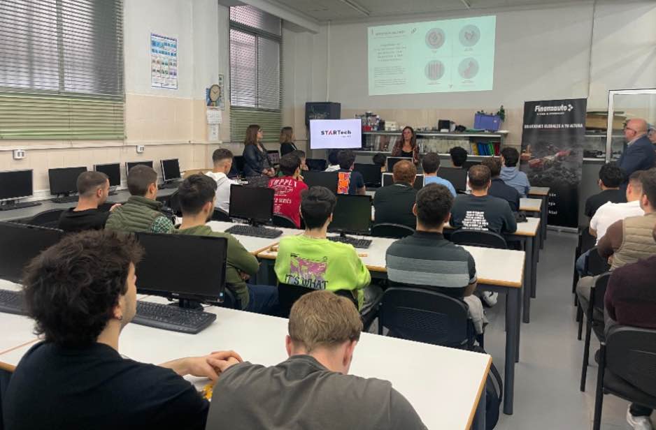 noticias maquinaria Finanzauto refuerza su apuesta por la formación con un nuevo acuerdo