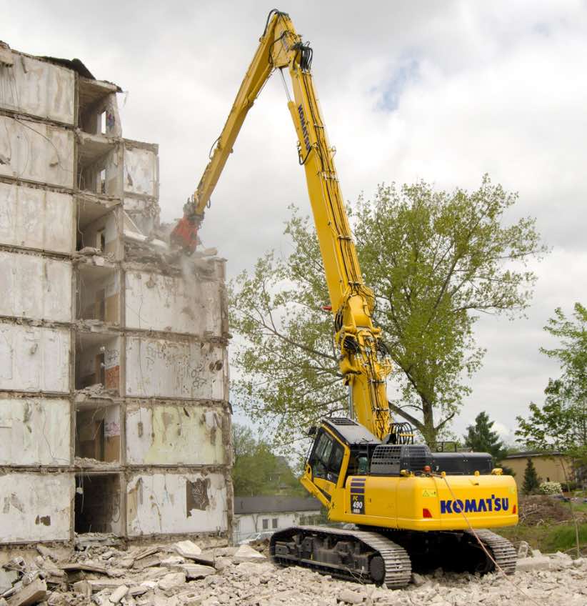 noticias maquinaria Nuevos estándares en demolición con la excavadora Komatsu PC490HRD-11