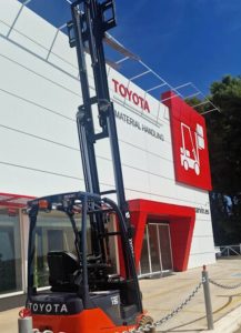 noticias maquinaria Toyota Material Handling España apoya el crecimiento de RPG CARVIN