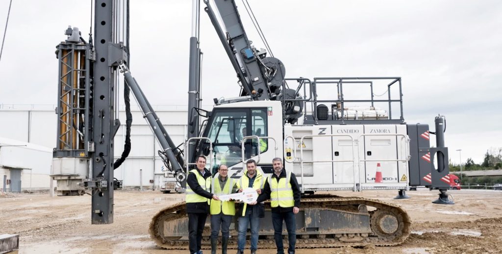 noticias maquinaria Cándido Zamora Geomecánica adquiere la primera máquina de hinca Liebherr LRH 100.1 en España
