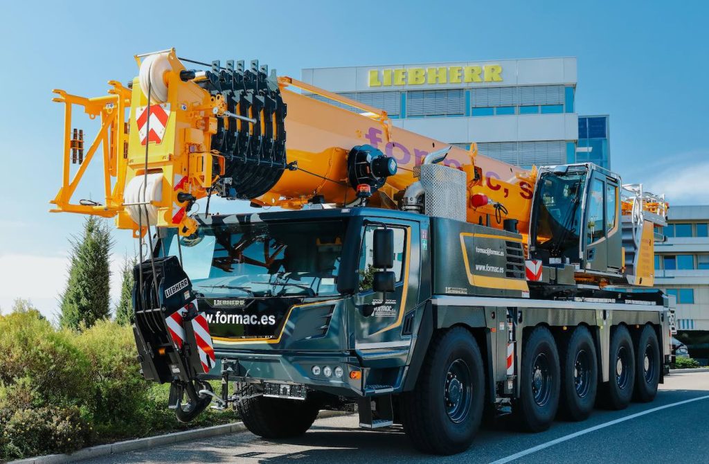 noticias maquinaria Formac elije la grúa móvil Liebherr LTM 1110-5.2
