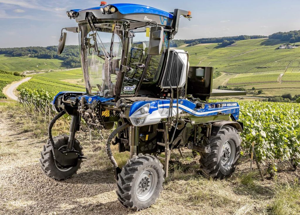 noticias maquinaria New Holland exhibe los nuevos tractores zancudos TE6 en SITEVI 2023-2
