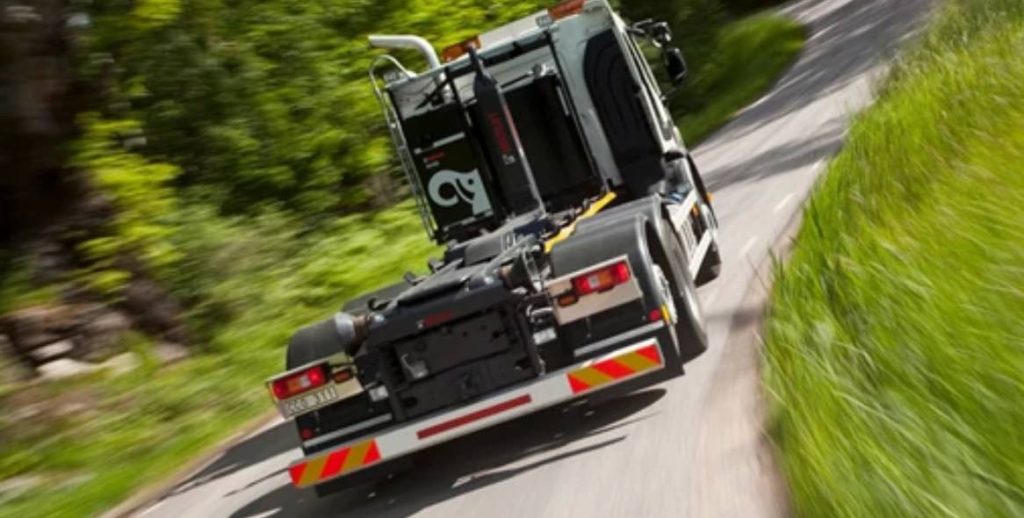 noticias maquinaria HIAB lanza dos nuevos elevadores de gancho MULTILIFT