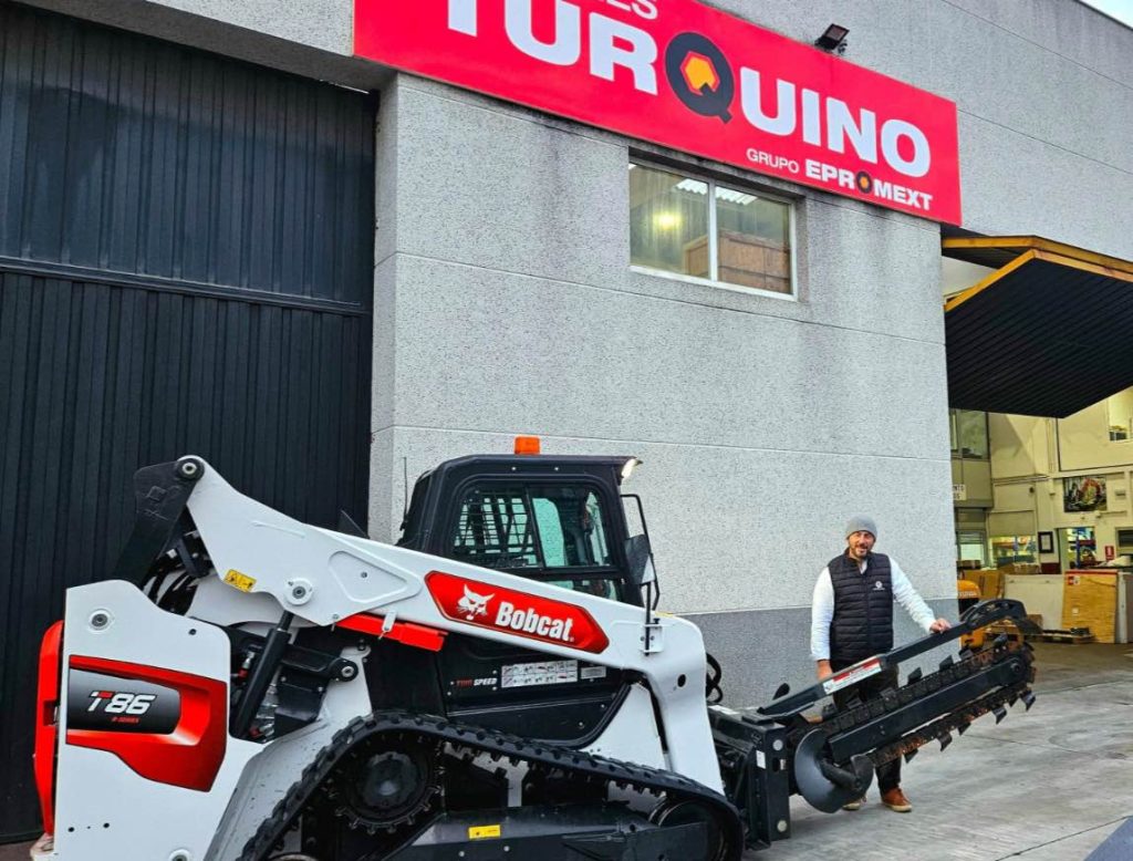 noticias maquinaria Talleres Turquino apuesta por equipos compactos e implementos Bobcat