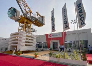 noticias maquinaria exhibición de Manitowoc en Excon 2023