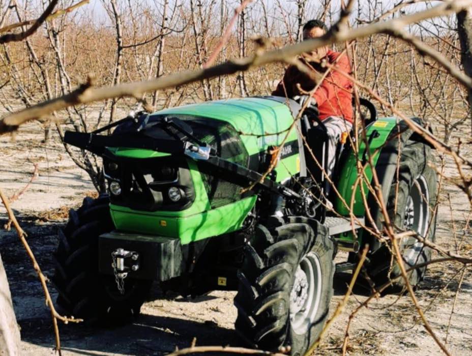 noticias maquinaria Agrícola Logar entrega un Deutz-Fahr 5080 Keyline en Cieza