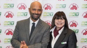 noticias maquinaria BKT renueva el patrocinio del Tractor of the Year
