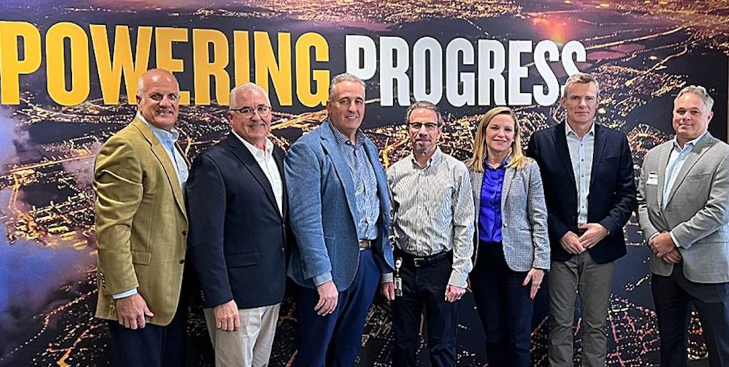 noticias maquinaria Caterpillar firma un acuerdo estratégico con CRH