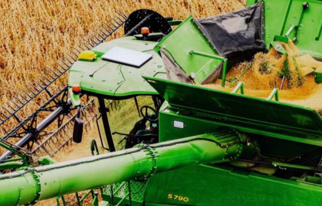 noticias maquinaria John Deere anuncia una asociación estratégica con SpaceX