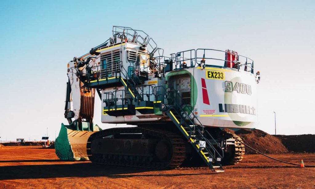 noticias maquinaria Liebherr y Fortescue convierten la excavadora R 9400 en eléctrica