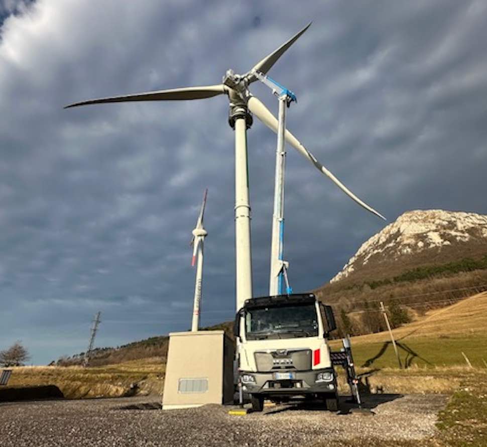 noticias maquinaria M.E. Aeronoleggi De Trieste elige la Multitel MZ350