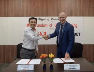 noticias maquinaria Mammoet y Tiong Woon forman una alianza estratégica