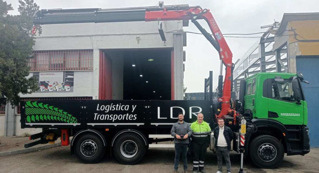 noticias maquinaria TRANSGRUAS entrega una grúa Fassi F185A.1.25