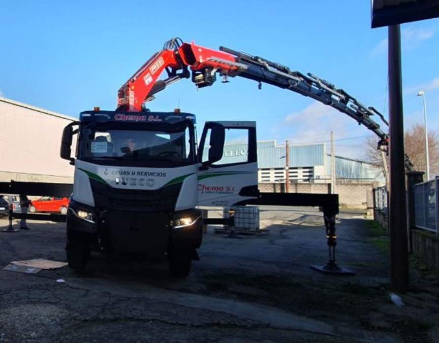 noticias maquinaria Transgruas entrega una grúa Fassi F990RA a Grúas Chema
