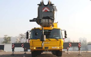 noticias maquinaria Una grua GMK6300L en el estadio Al Bayt