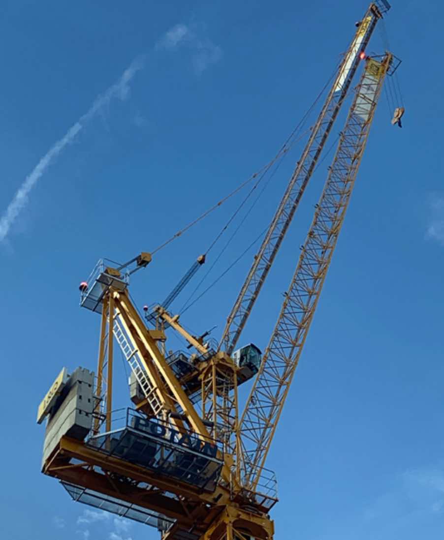 noticias maquinaria grúa torre con brazo abatible Potain MR 229