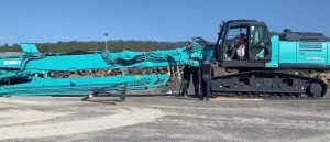noticias maquinaria Aurteneche Maquinaria entrega una Kobelco SK400DLC-10E