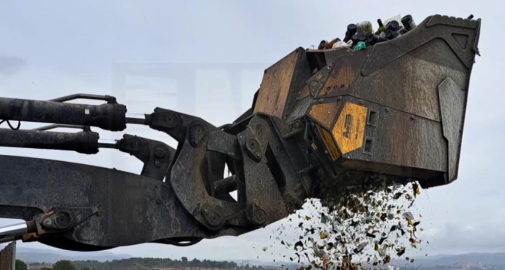 noticias maquinaria Cuchara seleccionadora de MB Crusher en el procesado de vidrio