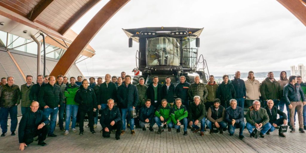 noticias maquinaria Fendt mira hacia delante en sus jornadas de cosecha