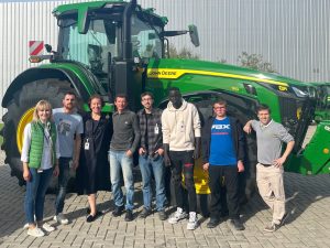 noticias maquinaria Finaliza la II promoción de tractoristas John Deere de la Fundación Raimat Lleida