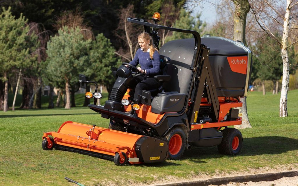 noticias maquinaria Kubota lanza su nueva segadora estrella FC4-501