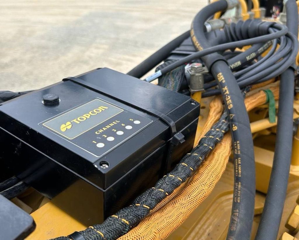 noticias maquinaria Nuevo sistema Topcon 3D LPS en Motoniveladora Cat
