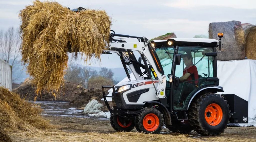 noticias maquinaria Tractor compacto Bobcat CT2540, con cabina Deluxe