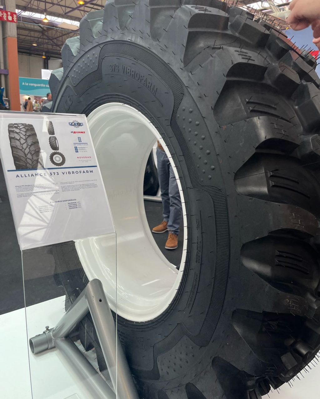 noticias maquinaria YOHT presenta el Alliance 373 VibroFarm