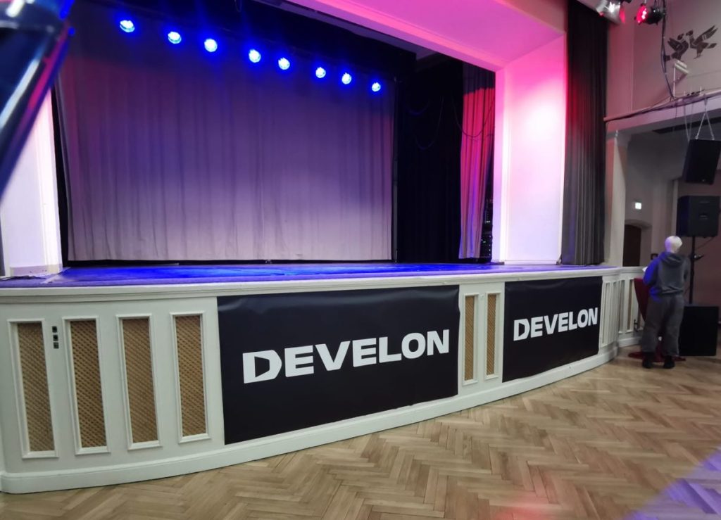 noticias maquinaria Develon patrocina el Certamen de danza K-RISING