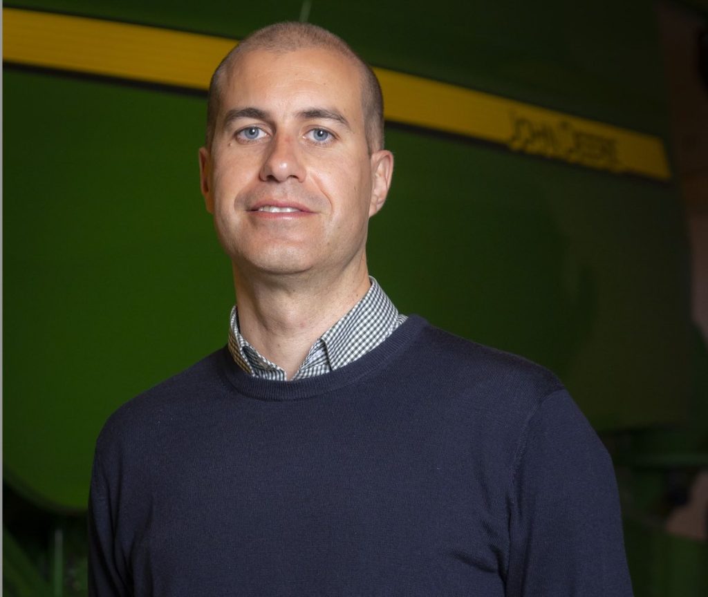 noticias maquinaria Javier Fernández, responsable del John Deere Parla Innovation Center